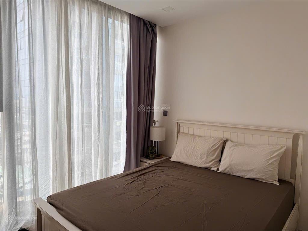 Bán 2pn vinhomes bason quận 1. view sông thoáng. sẵn hđt cao. đã có sổ. 13,2 tỷ (all in)
