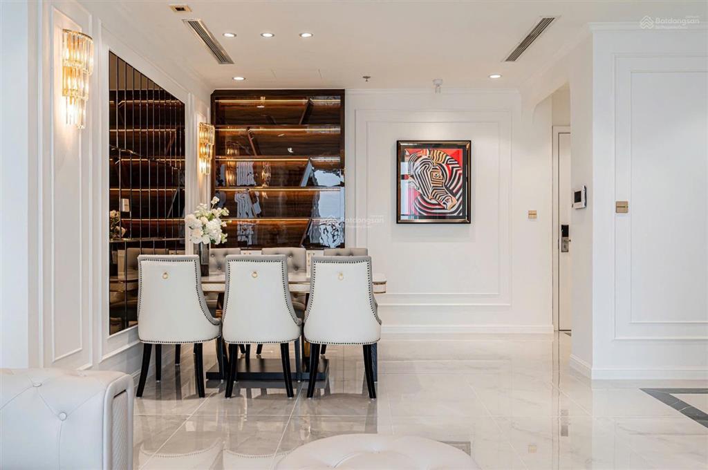 Bán gấp căn 3pn 117m2, vinhomes central park, bình thạnh, nội thất châu âu, view cực chill
