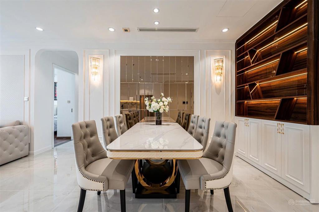 Bán gấp căn 3pn 117m2, vinhomes central park, bình thạnh, nội thất châu âu, view cực chill