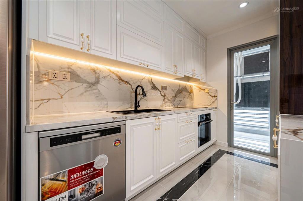 Bán gấp căn 3pn 117m2, vinhomes central park, bình thạnh, nội thất châu âu, view cực chill