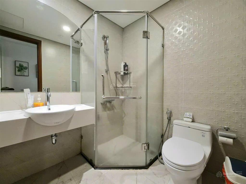 Bán gấp 2pn vinhomes central park, view trực diện sông, nội thất decor cao cấp