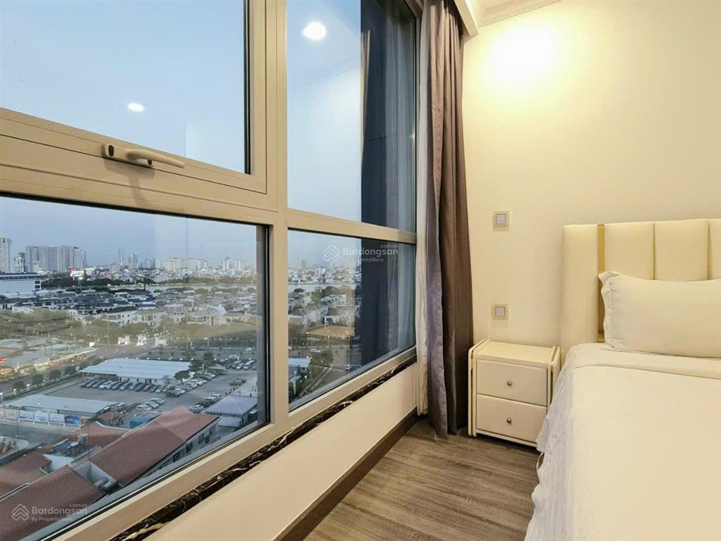 Bán gấp 2pn vinhomes central park, view trực diện sông, nội thất decor cao cấp