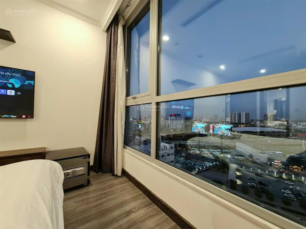 Bán gấp 2pn vinhomes central park, view trực diện sông, nội thất decor cao cấp