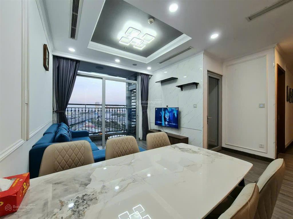Bán gấp 2pn vinhomes central park, view trực diện sông, nội thất decor cao cấp