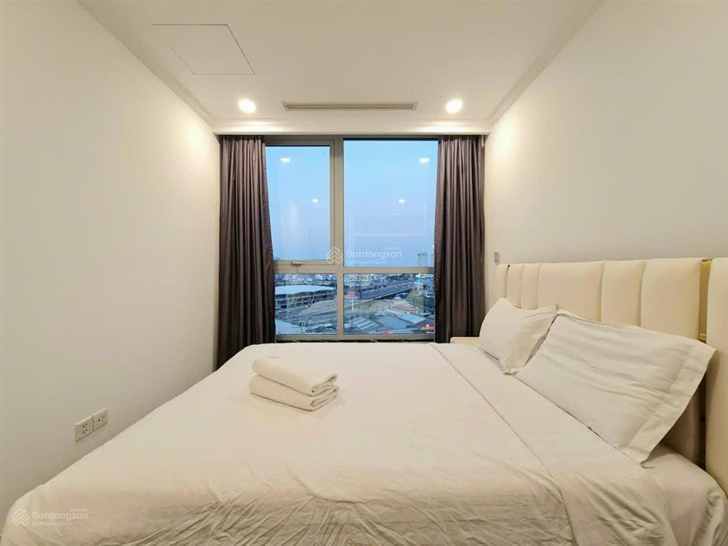 Bán gấp 2pn vinhomes central park, view trực diện sông, nội thất decor cao cấp