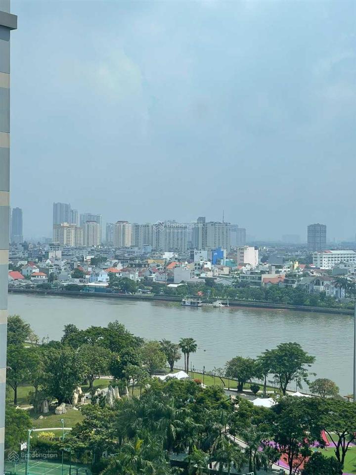 Còn hiếm có 1 căn 2pn 2wc, vinhomes central park, view sông giá tốt