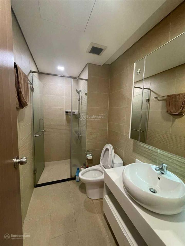 Còn hiếm có 1 căn 2pn 2wc, vinhomes central park, view sông giá tốt
