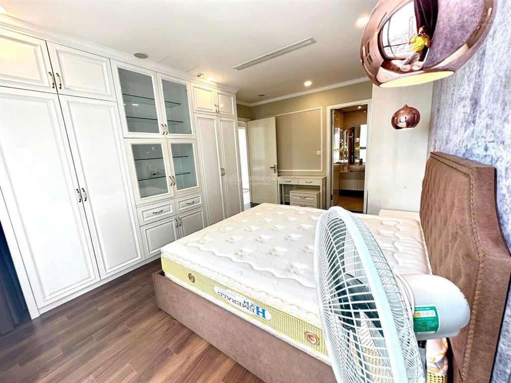 Chuyên cho thuê ngắn hạn, dài hạn vinhomes central park giá tốt.  ruby homes 0938 616 ***
