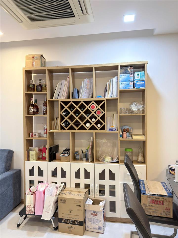 Hạ giá bán gấp 2 pn vinhomes central park, full nội thất chất lượng, view thoáng đẹp