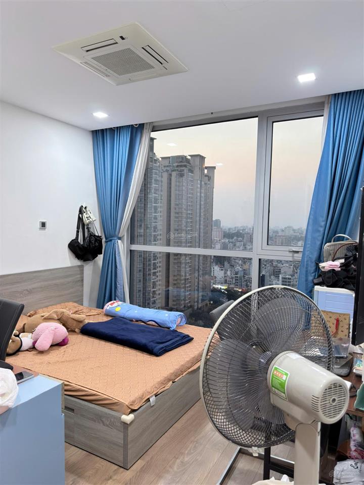 Hạ giá bán gấp 2 pn vinhomes central park, full nội thất chất lượng, view thoáng đẹp