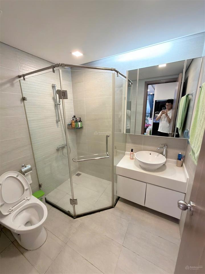 Hạ giá bán gấp 2 pn vinhomes central park, full nội thất chất lượng, view thoáng đẹp