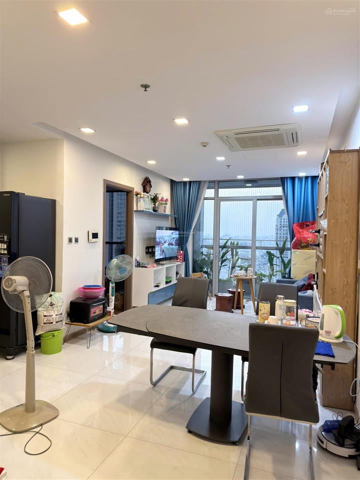 Hạ giá bán gấp 2 pn vinhomes central park, full nội thất chất lượng, view thoáng đẹp