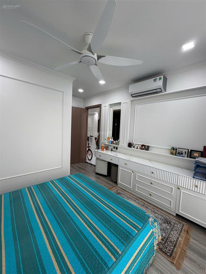 Hạ giá bán nhanh căn hộ 2 pn vinhomes central park full nội thất decor cao cấp, view thoáng mát