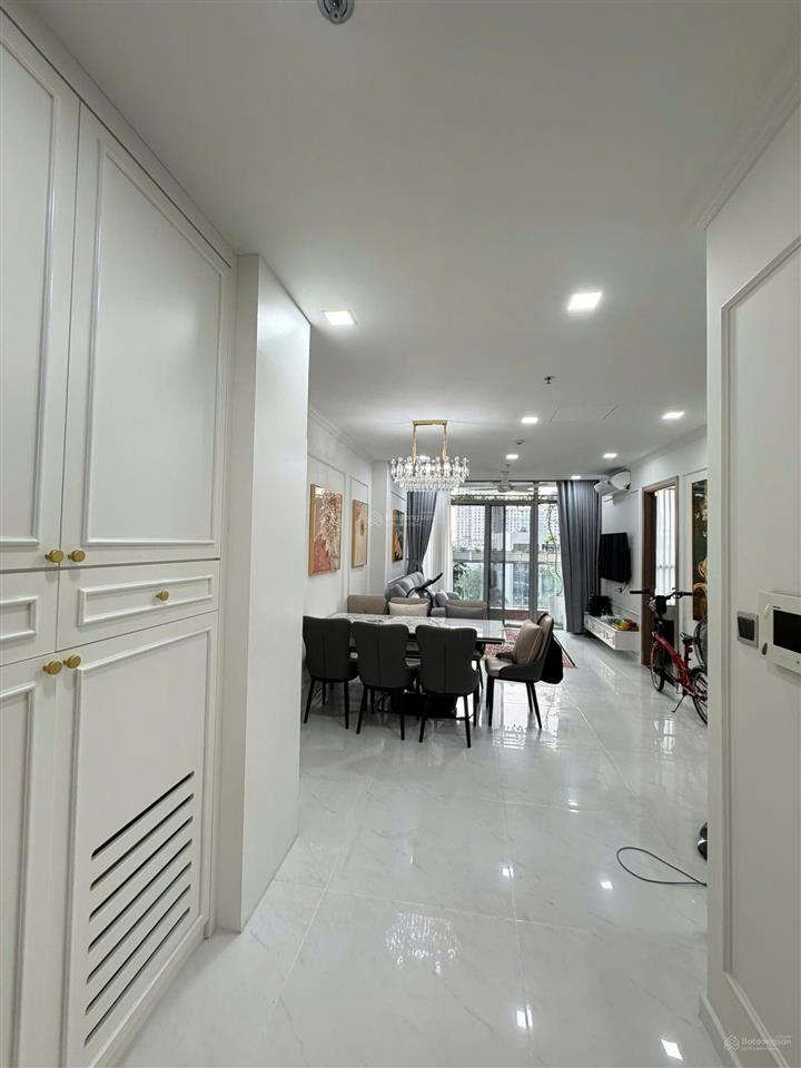 Hạ giá bán nhanh căn hộ 2 pn vinhomes central park full nội thất decor cao cấp, view thoáng mát