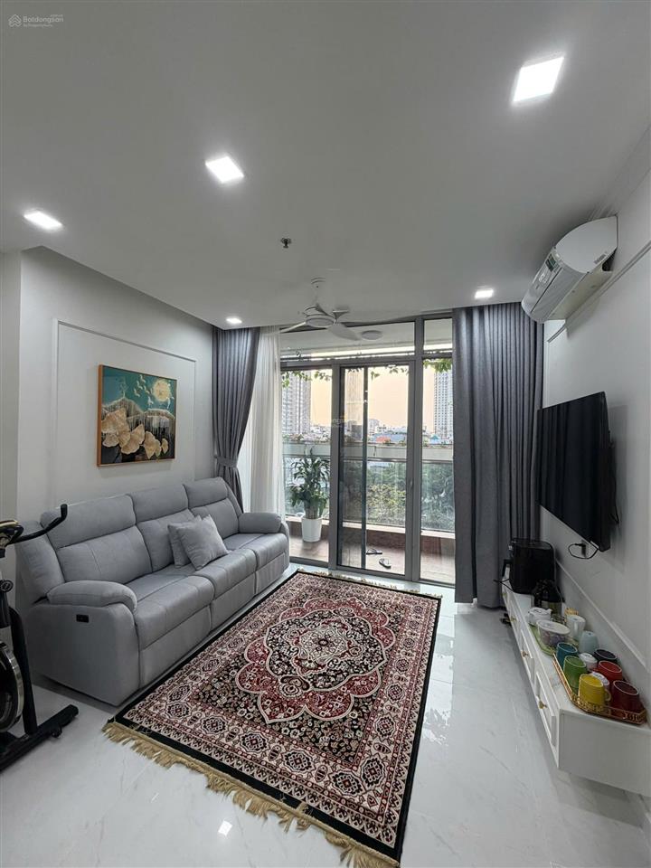 Hạ giá bán nhanh căn hộ 2 pn vinhomes central park full nội thất decor cao cấp, view thoáng mát