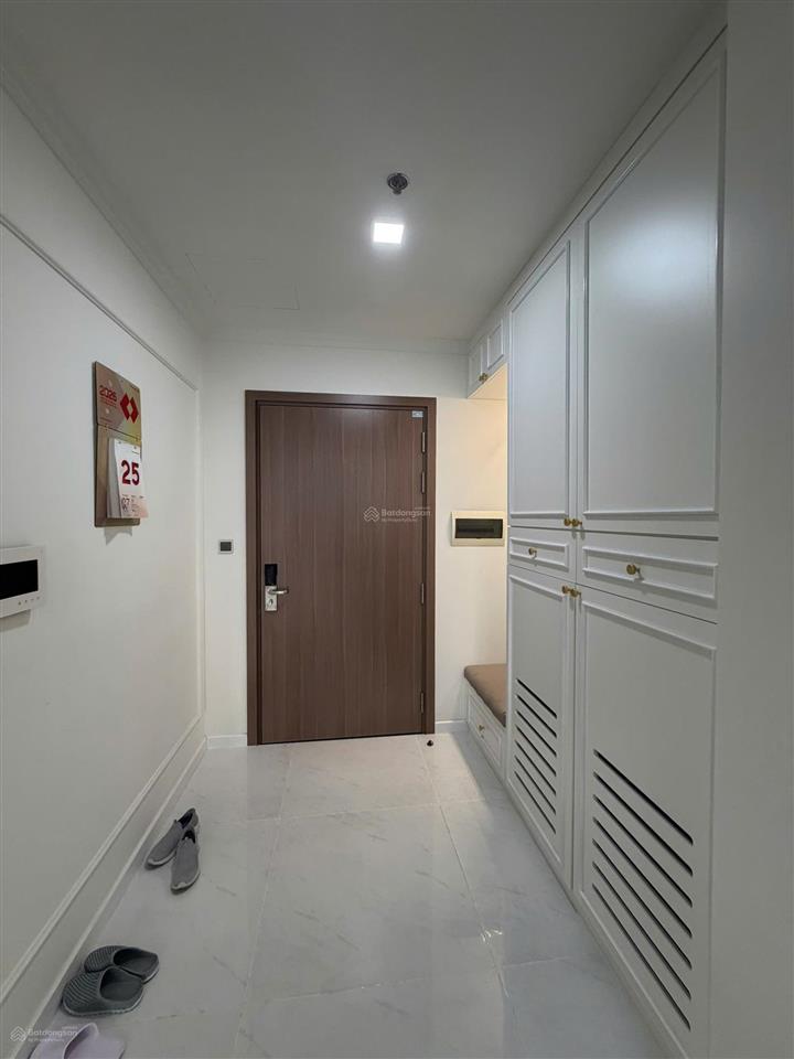 Hạ giá bán nhanh căn hộ 2 pn vinhomes central park full nội thất decor cao cấp, view thoáng mát