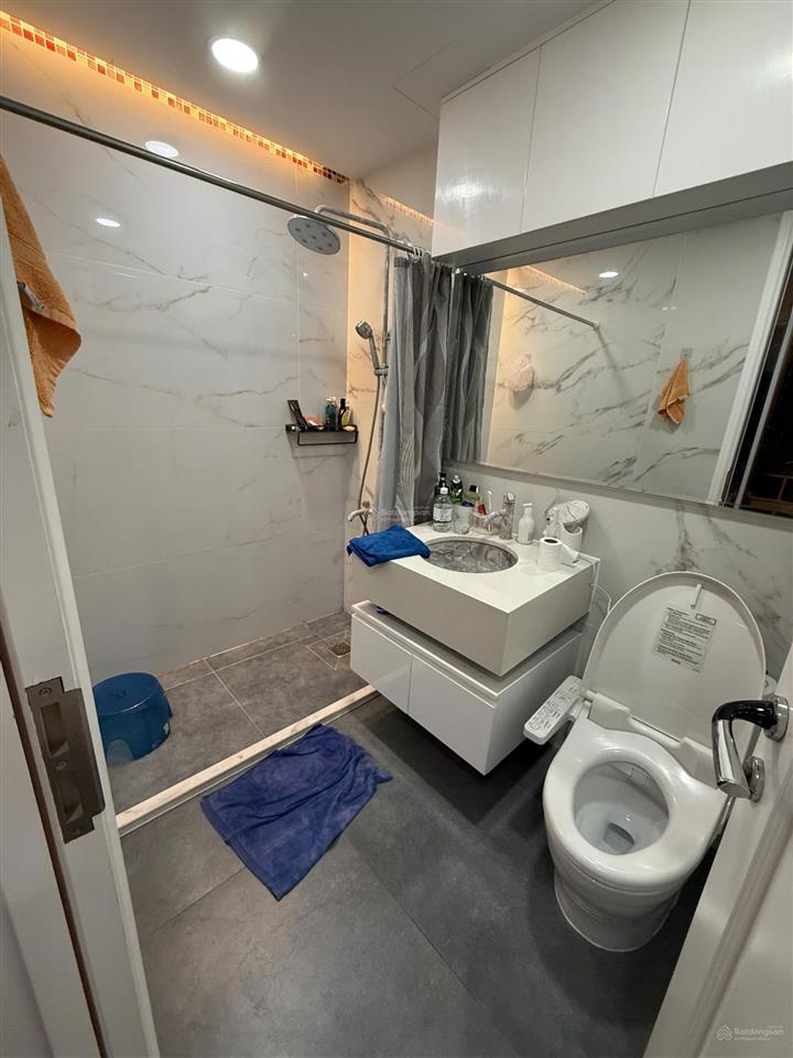 Giảm giá cho thuê nhanh căn 2pn, 2wc the manor, full nội thất decor, view thoáng đẹp