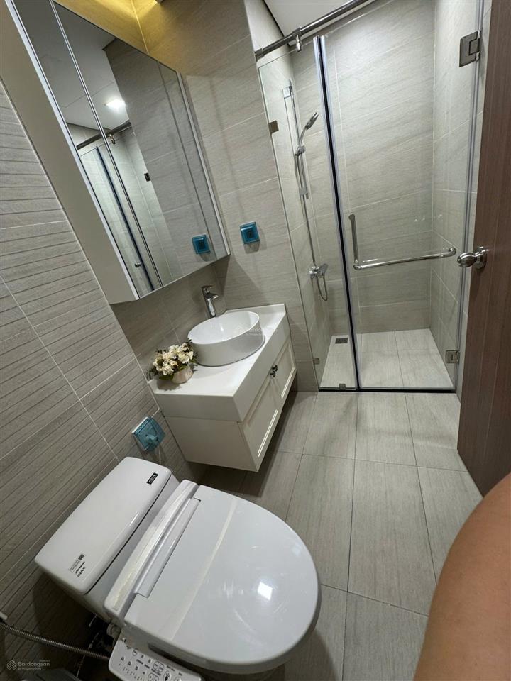 Kẹt tiền bán gấp căn 3pn view sông khu park, vinhomes central park, full nội thất