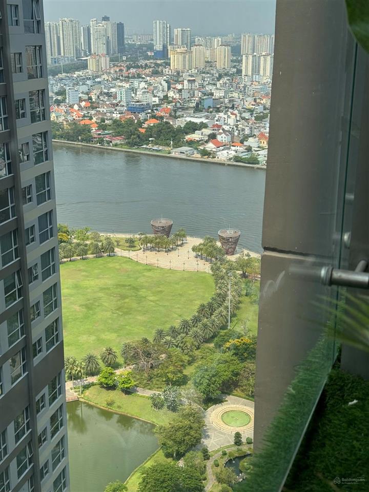 Kẹt tiền bán gấp căn 3pn view sông khu park, vinhomes central park, full nội thất