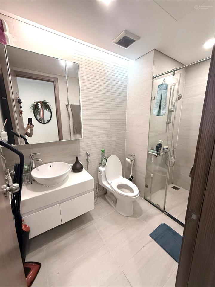 Cần tiền bán gấp 2pn vinhomes central park, diện tích 88m2, full nội thất decor, view sông