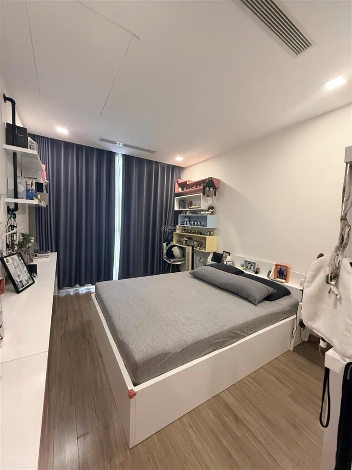 Cần tiền bán gấp 2pn vinhomes central park, diện tích 88m2, full nội thất decor, view sông