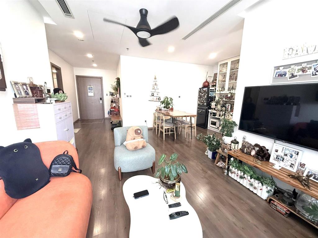 Cần tiền bán gấp 2pn vinhomes central park, diện tích 88m2, full nội thất decor, view sông