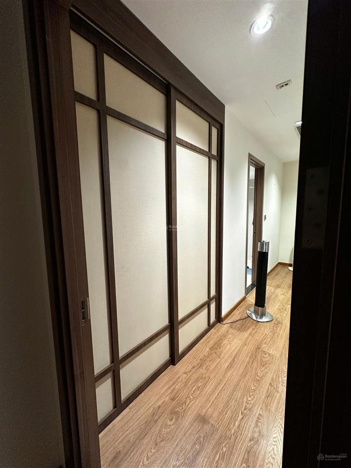 Giảm giá sâu bán gấp 3pn khu park vinhomes central park, full nội thất cao cấp, view sông
