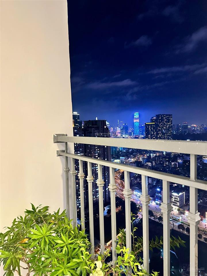Bán gấp 2pn sở hữu lâu dài vinhomes central park, nội thất mới, view xem bắn pháo hoa