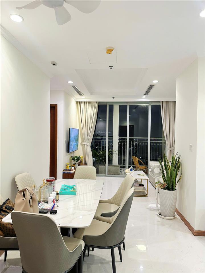Bán gấp 2pn sở hữu lâu dài vinhomes central park, nội thất mới, view xem bắn pháo hoa