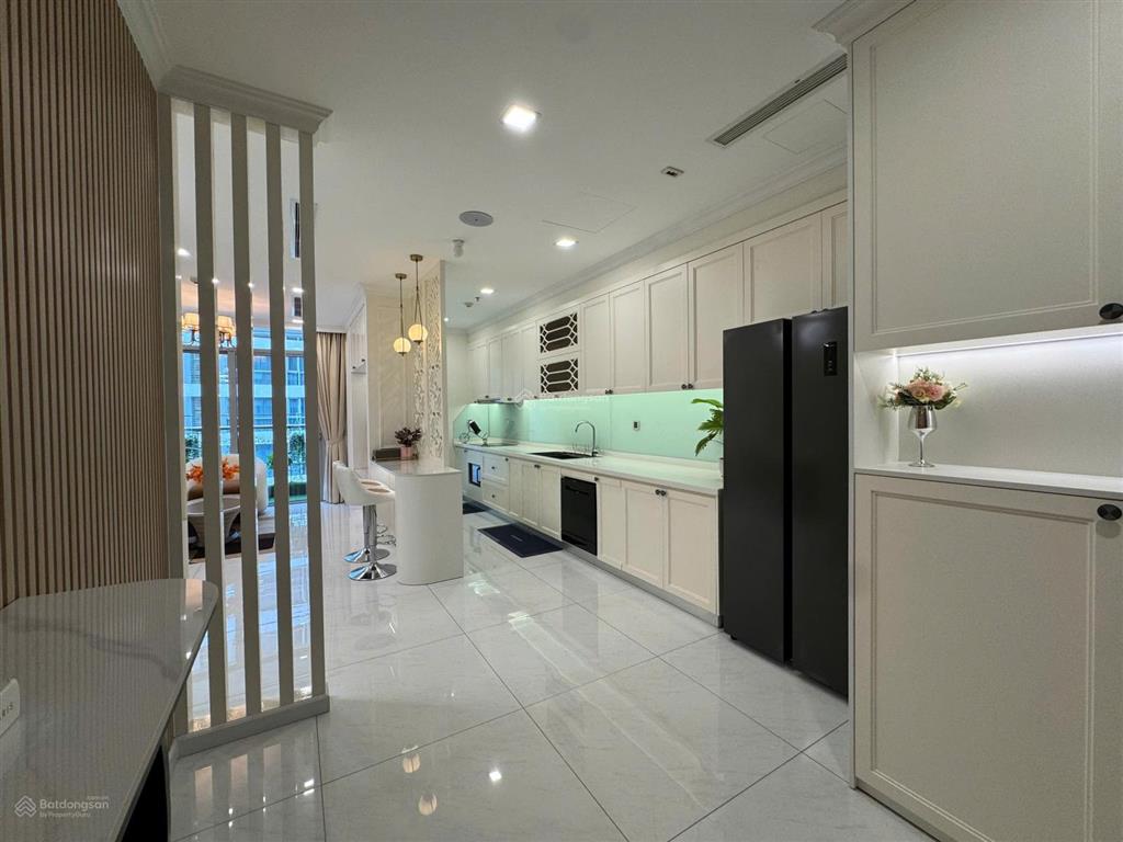 Hạ giá bán gấp 3pn khu park 3 vinhomes central park, full nội thất cao cấp view sông