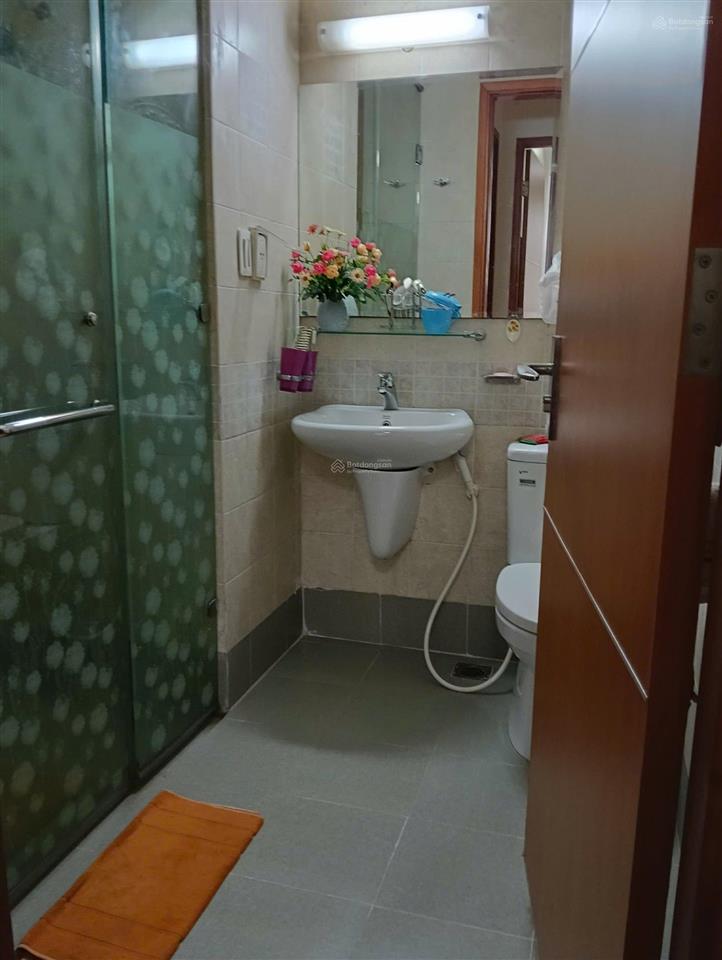 Gần trường học, gần phú mỹ hưng, chợ, siêu thị, ưu tiên khách thiện chí