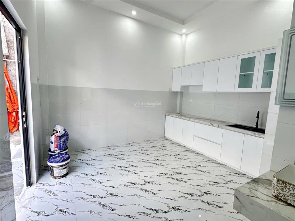 Bán nhà hẻm 63 cmt8, đối diện bệnh viện phụ sản, gần siêu thị vincom, chờ an hoà, trường học...