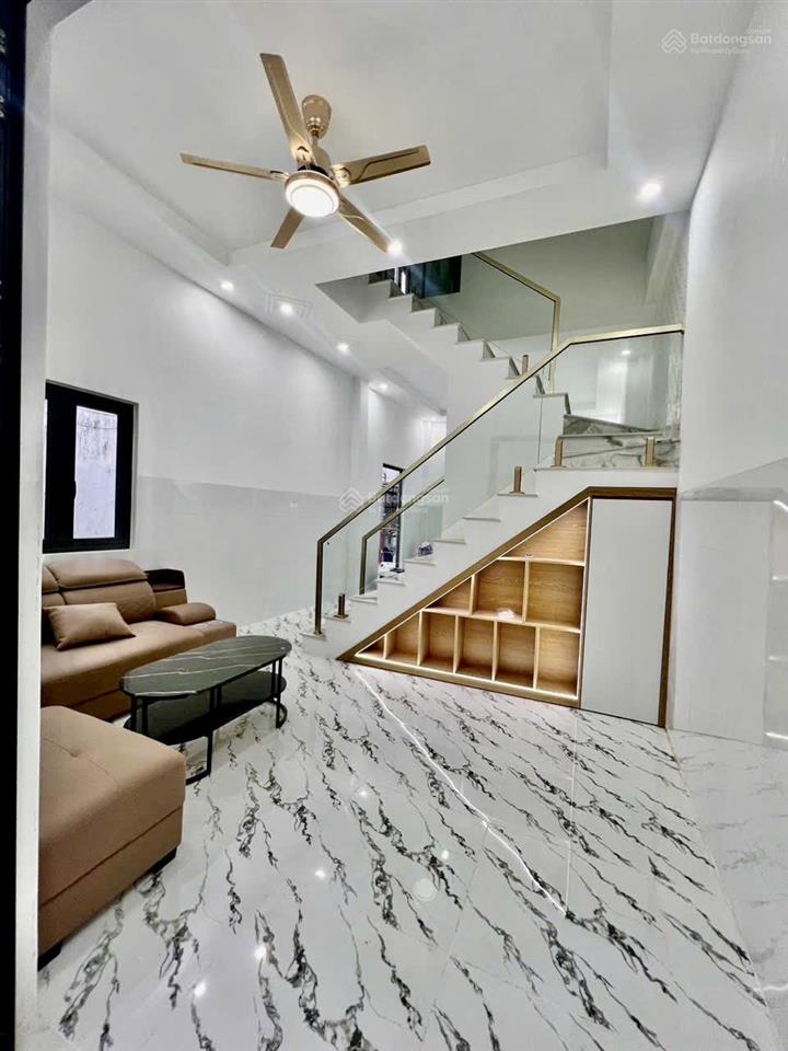 Bán nhà hẻm 63 cmt8, đối diện bệnh viện phụ sản, gần siêu thị vincom, chờ an hoà, trường học...