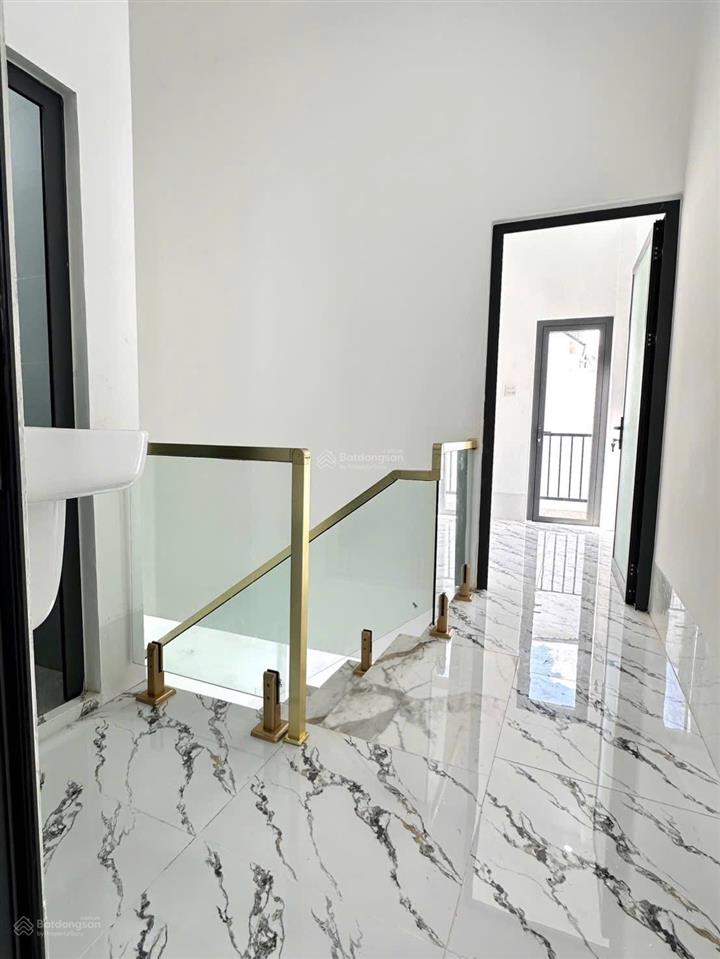 Bán nhà hẻm 63 cmt8, đối diện bệnh viện phụ sản, gần siêu thị vincom, chờ an hoà, trường học...