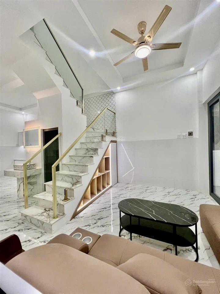 Bán nhà hẻm 63 cmt8, đối diện bệnh viện phụ sản, gần siêu thị vincom, chờ an hoà, trường học...