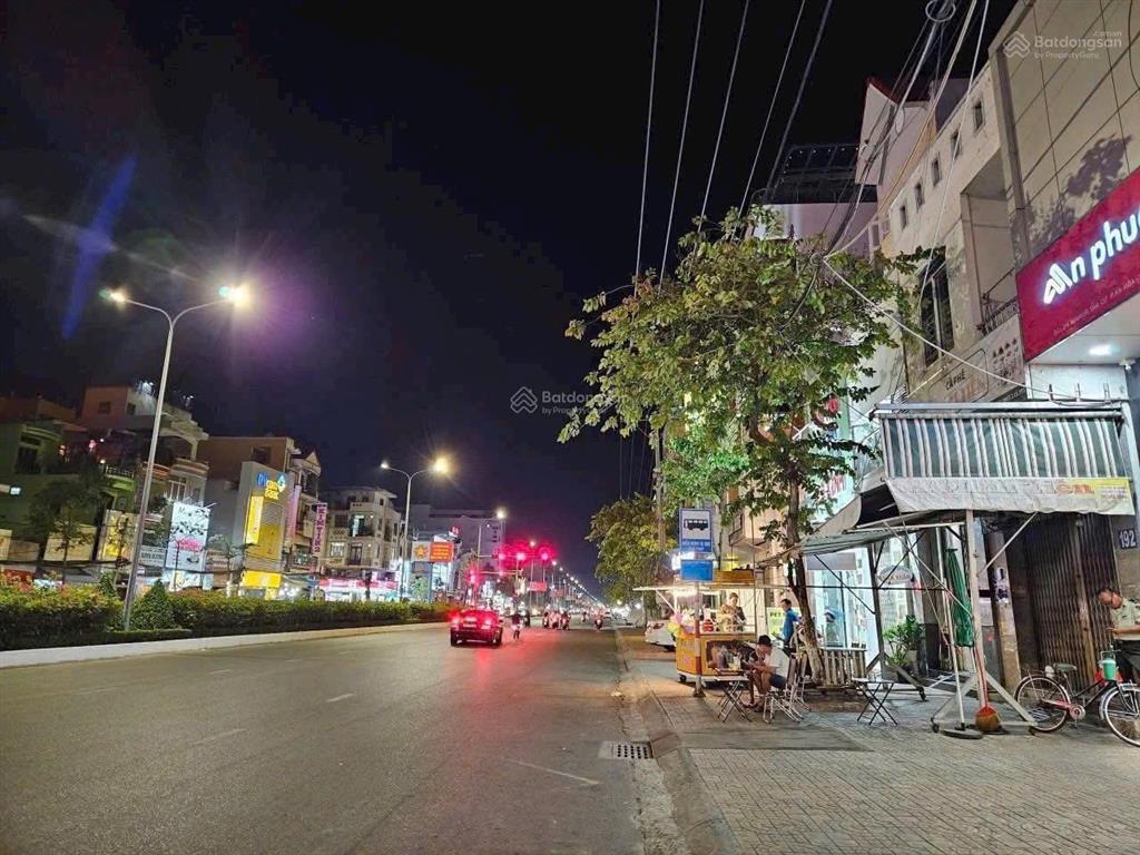 Bán nhà mặt tiền nguyễn văn cừ, gần chợ trần việt châu, trường học, bệnh viện phụ sản
