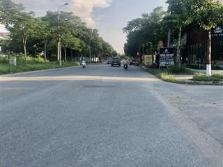 Bán đất thôn ấp trục chính làng kinh doanh , quang minh . dt68m2 mt4m giá 3,45 tỷ đường 2 ô tô
