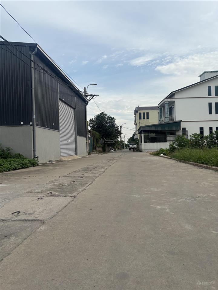 Bán đất thôn ấp đồng vỡ quang minh mê linh. 70m2 mt 4m giá 47tr/m2 đường trục chính