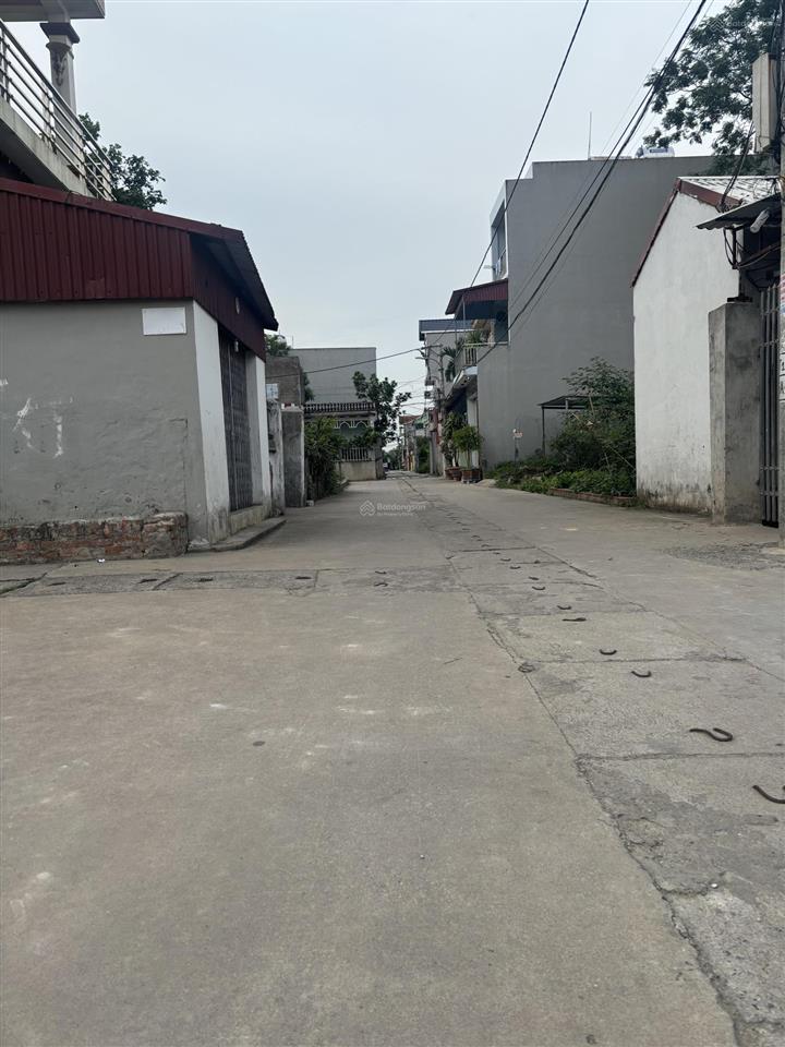 Bán đất thôn ấp đồng vỡ quang minh mê linh. 70m2 mt 4m giá 47tr/m2 đường trục chính