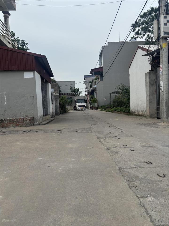 Bán đất thôn ấp đồng vỡ quang minh mê linh. 70m2 mt 4m giá 47tr/m2 đường trục chính