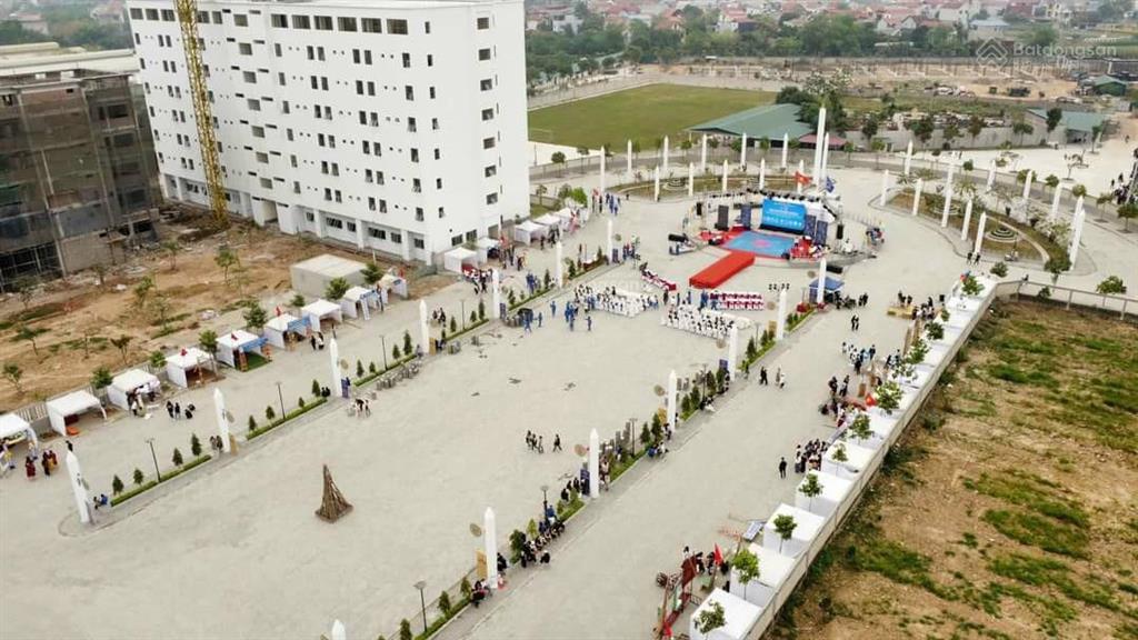 Cần bán khu đô thị cenco5 mê linh hà nội. 100m2 mt5m giá 25tr/m2 đường 15m