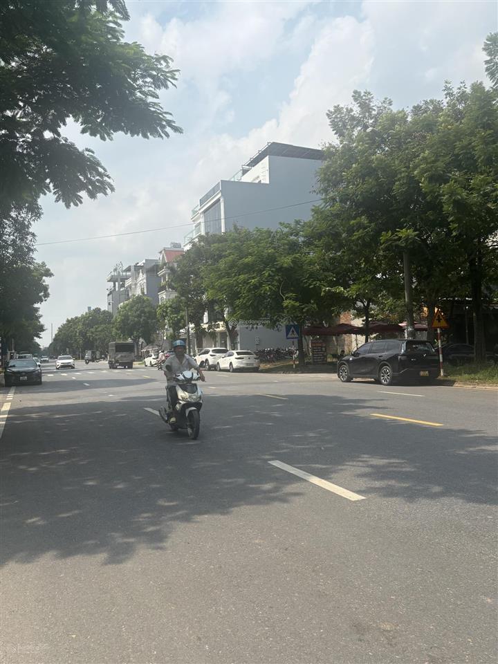 Bán mặt đường kinh doanh đường 48m trung tâm huyện mê linh. lô góc 235m2 mt 16m giá 35 tỷ