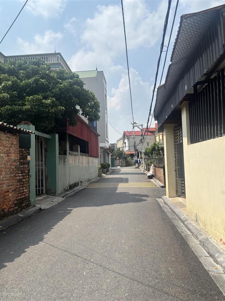 Bán đất do hạ khu 6 .dt45m2 mt4m giá 2,3 tỷ đường rộng vị trí đắc địa giá đầu tư