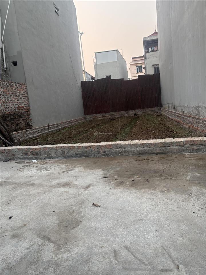 Bán đất do hạ khu 6 .dt45m2 mt4m giá 2,3 tỷ đường rộng vị trí đắc địa giá đầu tư