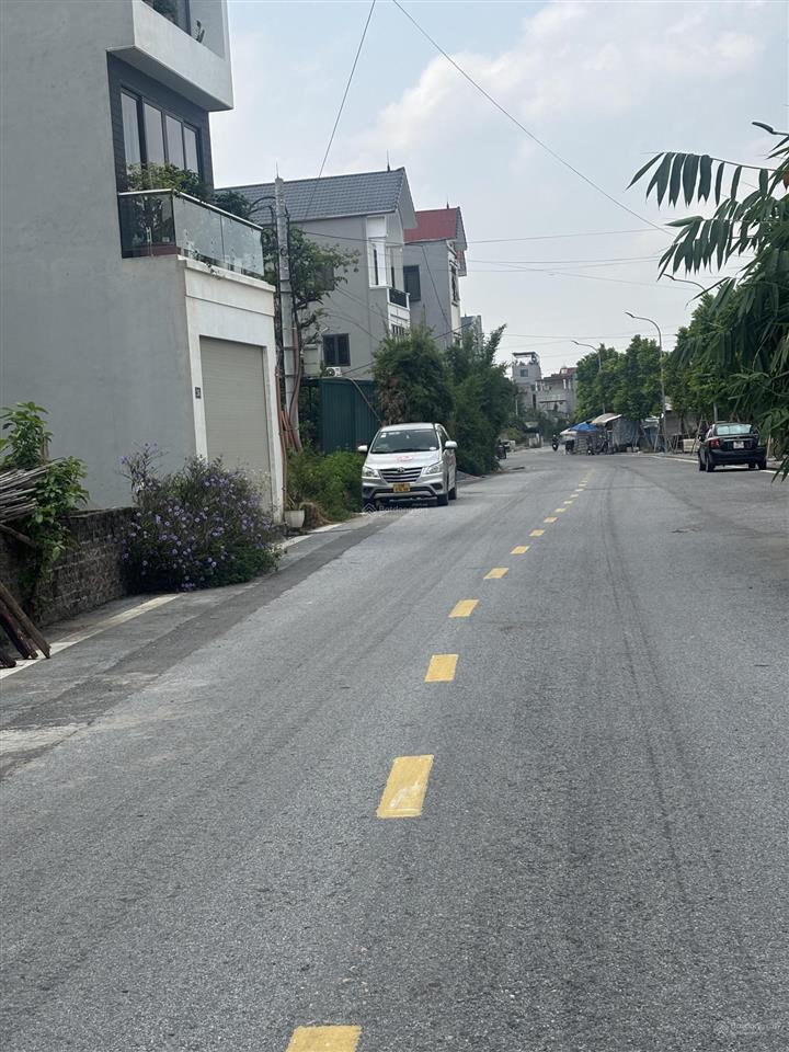 Bán lô góc tổ 10 ấp tre tt quang minh mê linh. dt54m2 mt4m giá 2,7 tỷ đường trục chính