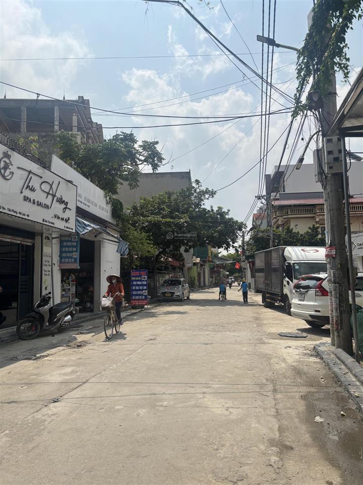Đất tổ 10 ấp tre tt quang minh mê linh hn. dt54m2 mt4m giá 2,65 tỷ đường rộng 6m đường thông