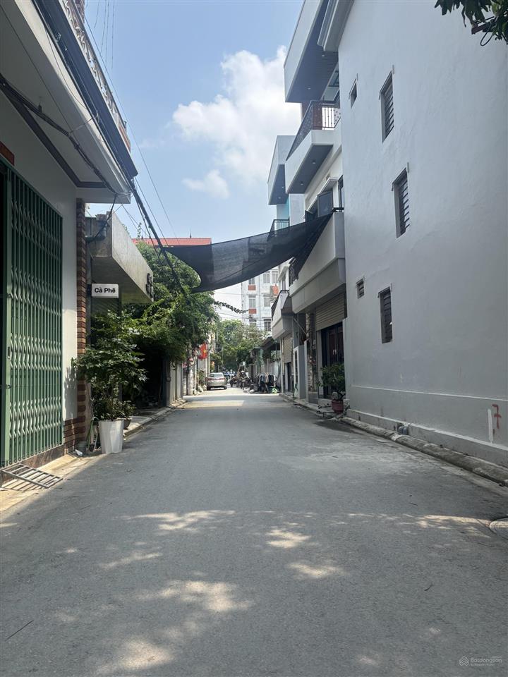 Bán đất tổ 9 ấp tre tt quang minh ml. dt 43m2 mt 4m giá 2 tỷ đường 4m ngõ thông