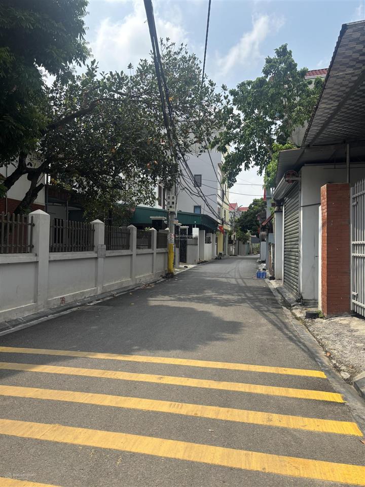 Bán đất tổ 9 ấp tre tt quang minh. dt 44m2 mt 4m giá 2,050 tỷ đường 4m thông thoáng