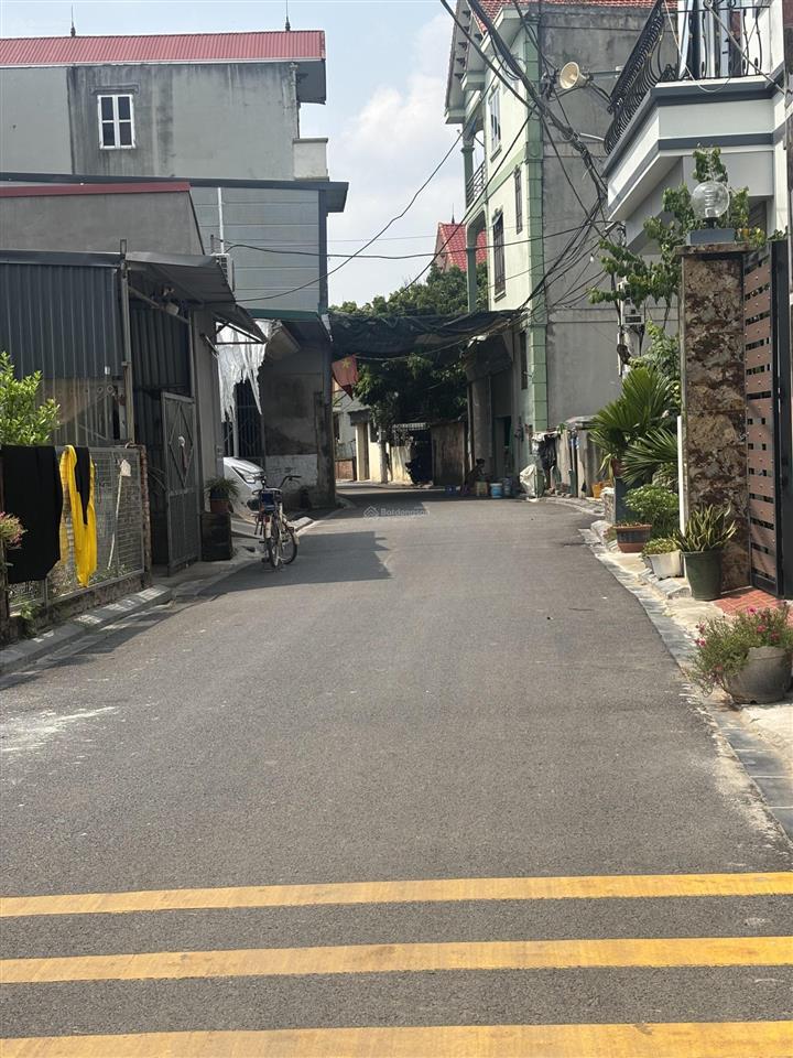 Bán đất tổ 9 ấp tre tt quang minh. dt 44m2 mt 4m giá 2,050 tỷ đường 4m thông thoáng