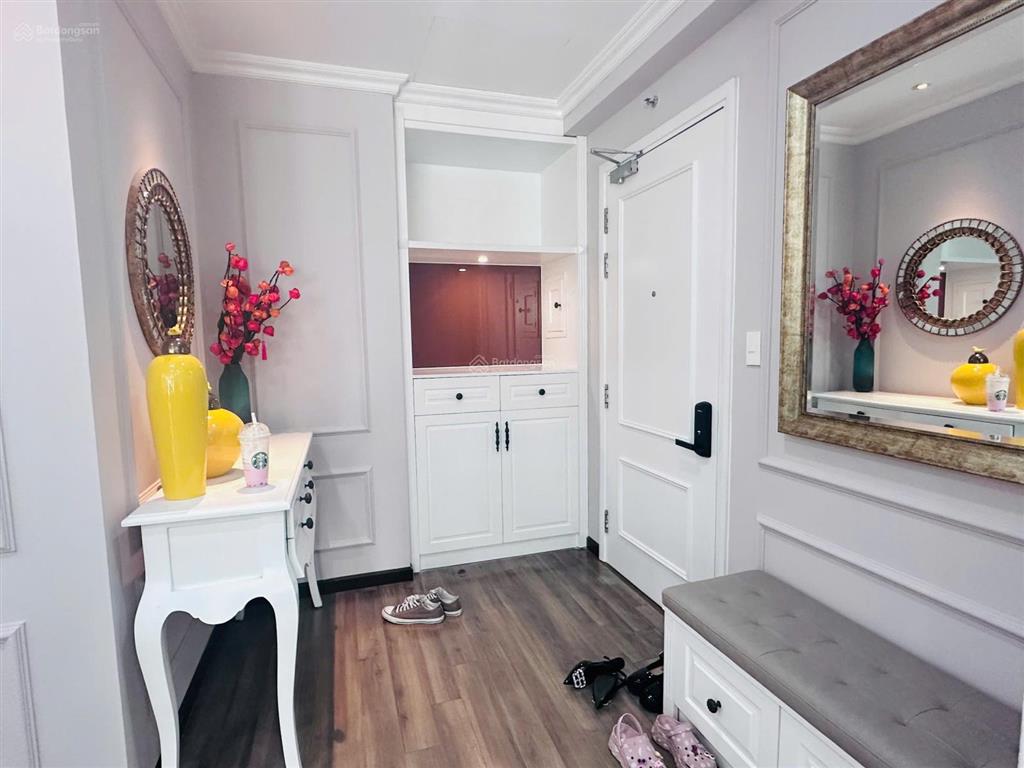 Cho thuê căn hộ goldview 3pn nhà mới đẹp như hình, full nội thất, vào ở liền